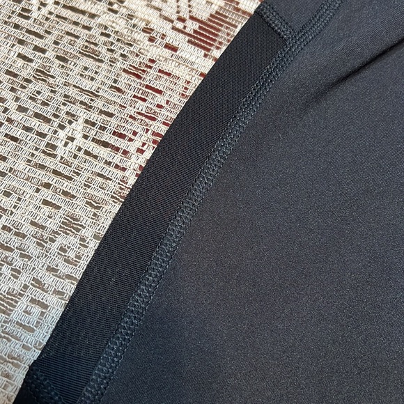 Old Navy Active High Rise Legging - Picture 8 of 9